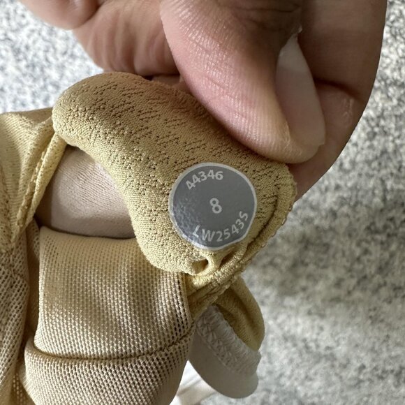 Lululemon Sports Bra Womens 8 White Strappy Crossback Yoga Athletic LW2543S - Picture 6 of 6